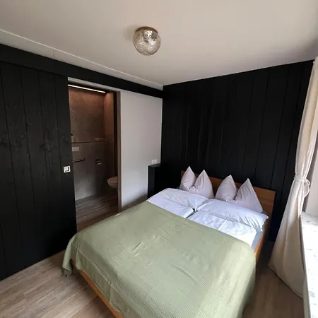 Albrecht Nummer 4 Apartment *