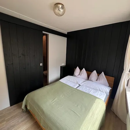 Albrecht Nummer 4 Apartment *
